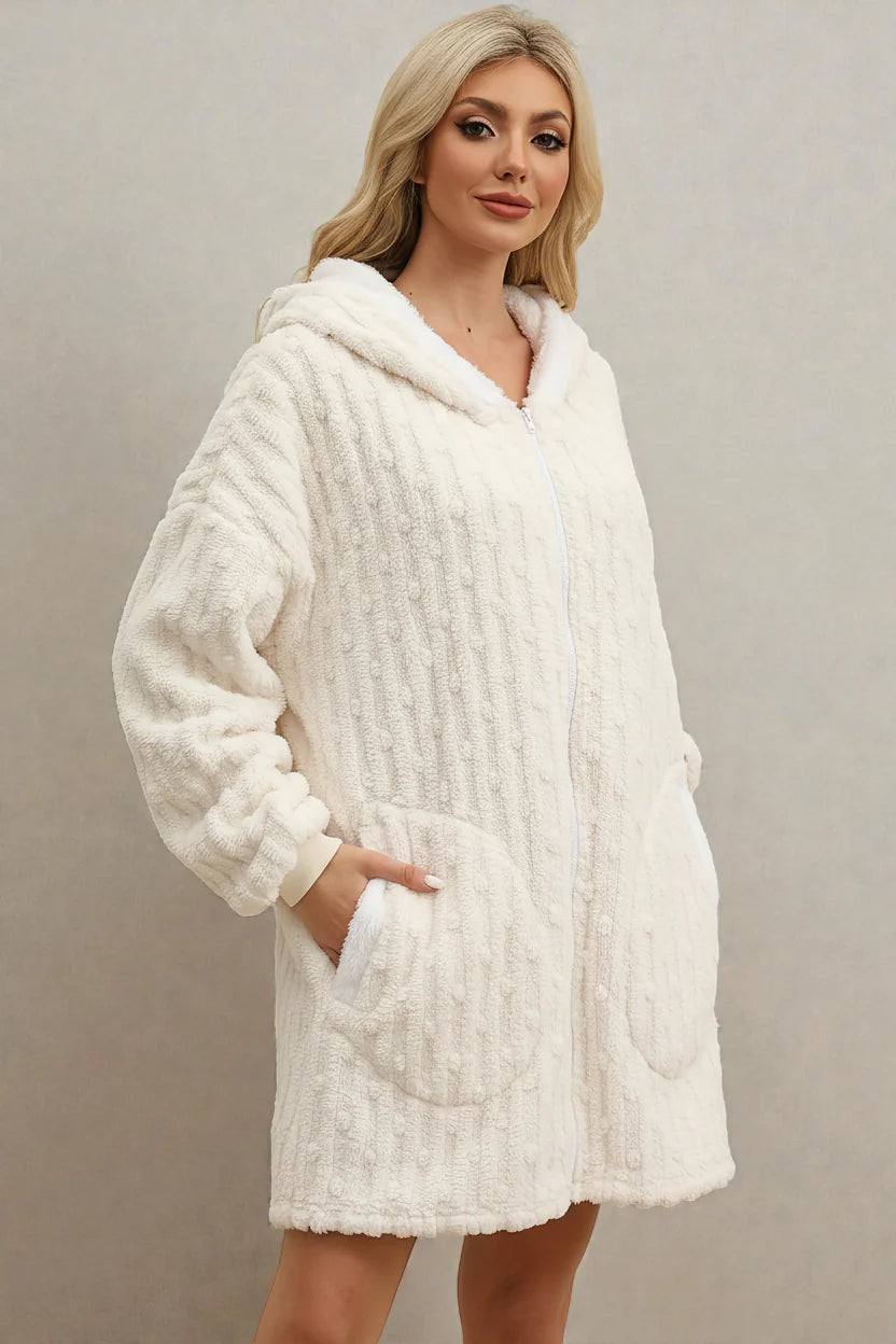 Robe de chambre courte zippée femme blanche plush tricot câble capuche