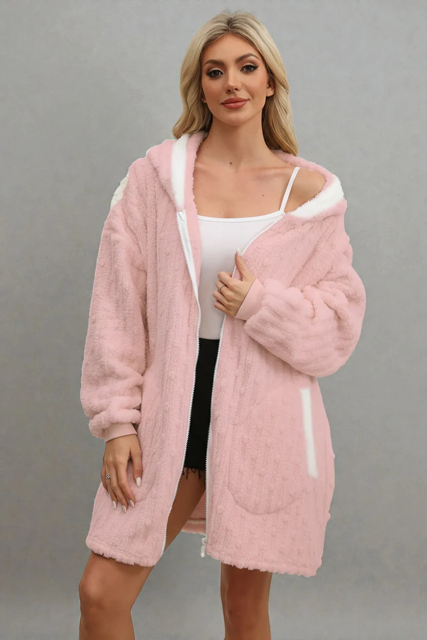 Robe de chambre courte zippée femme rose duvetée à capuche et bordure blanche
