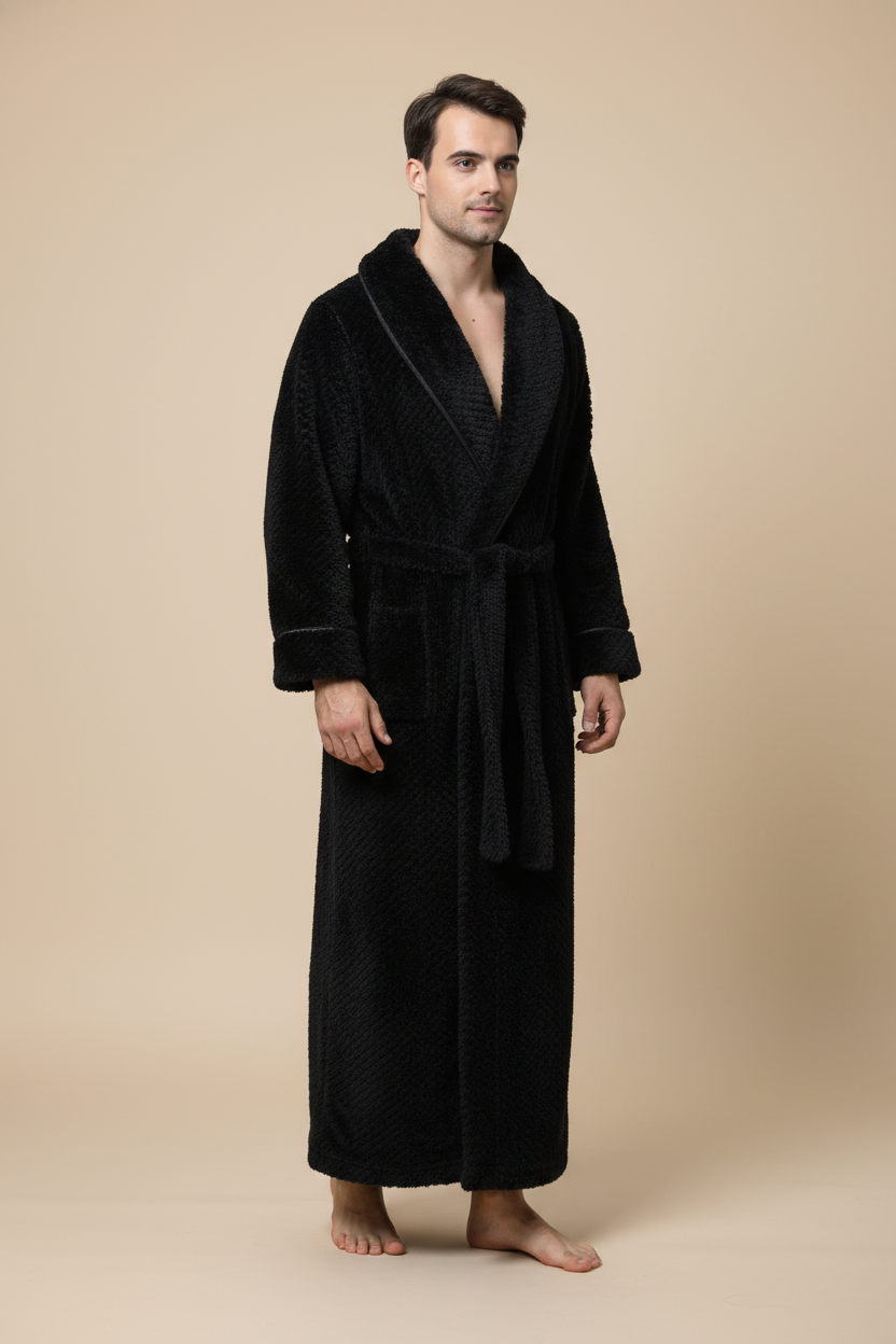 Robe de chambre en polaire douce noire avec ceinture et texture veloutée