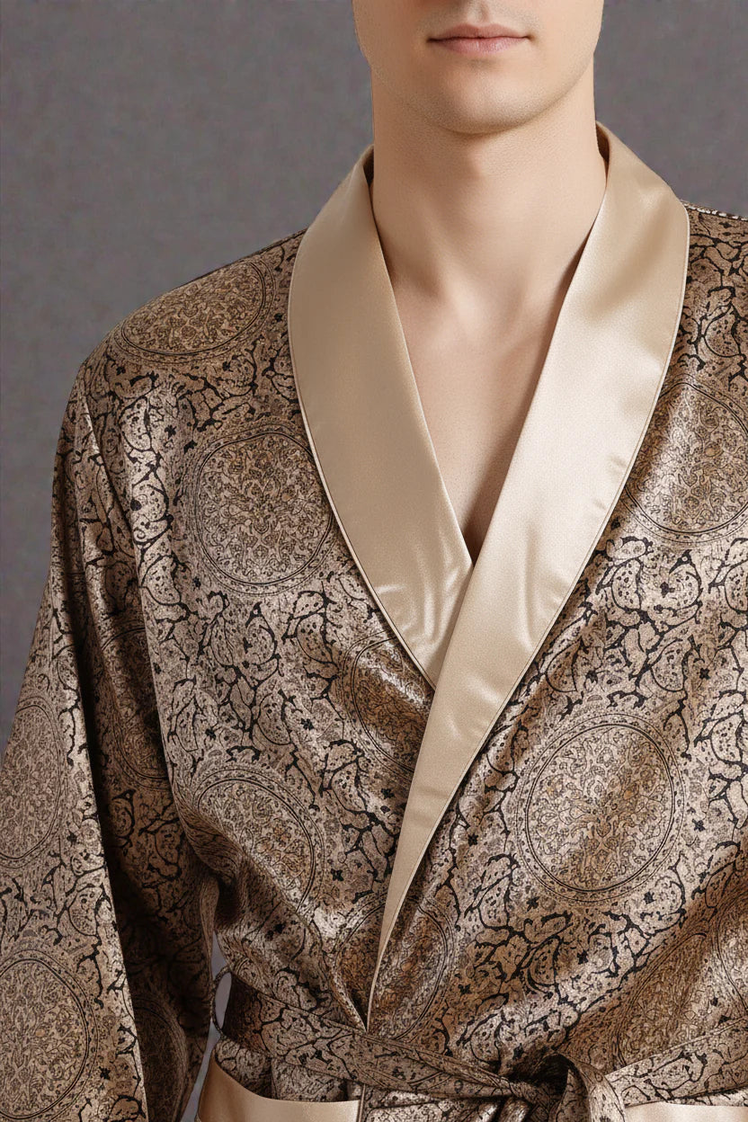 Robe de chambre en satin Oxford, or satiné à motifs paisley noirs