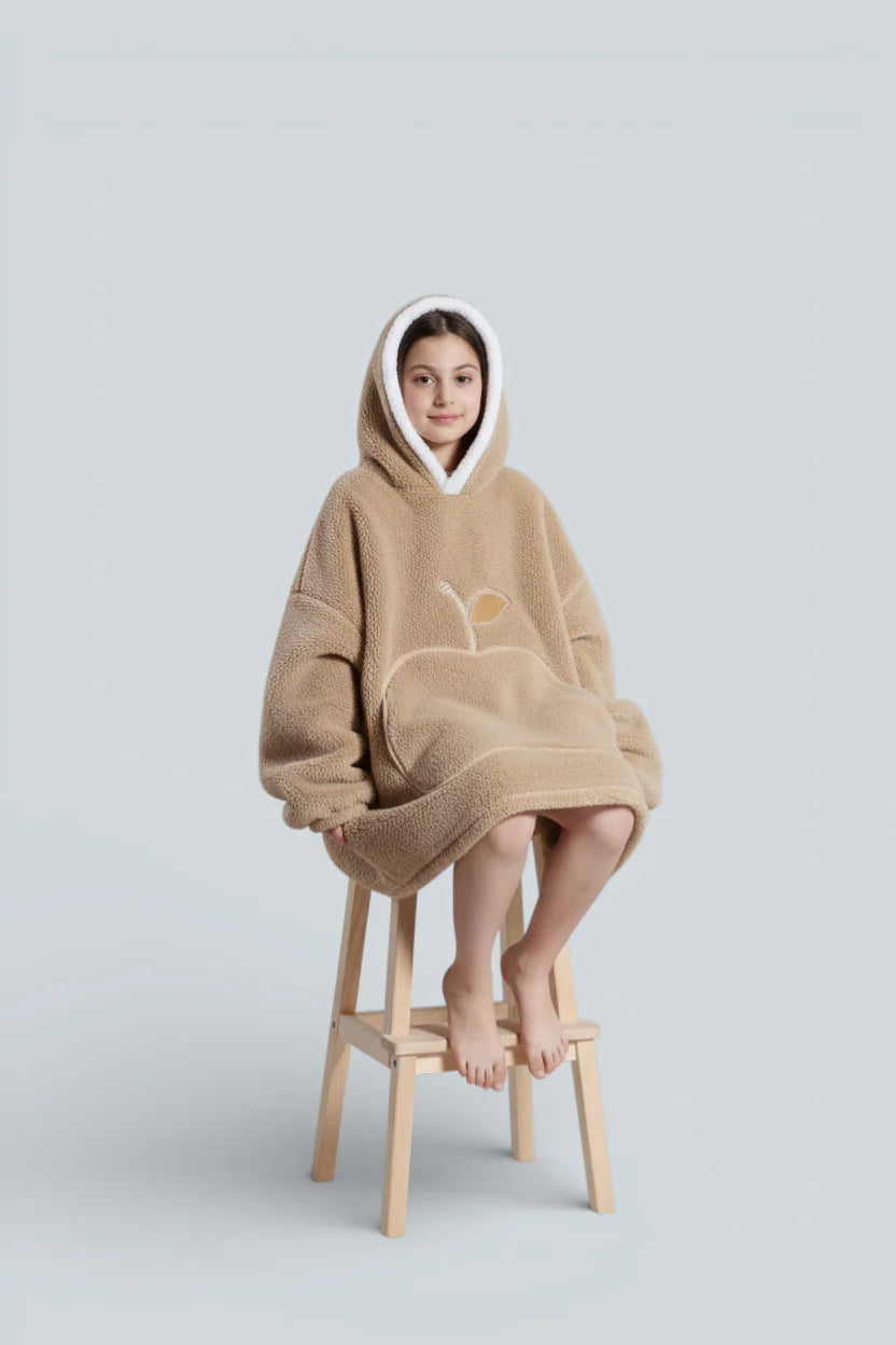 Robe de chambre enfant polaire cozy en polaire beige à capuche blanche et pomme brodée