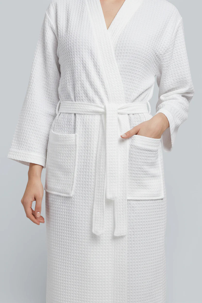 Robe de chambre été femme blanche texturée gauflée avec ceinture et poches