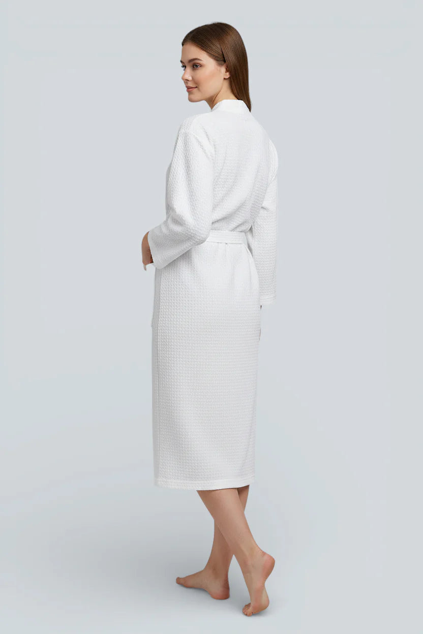 Robe de chambre été femme blanche à manches longues, tissage texturé et ceinture