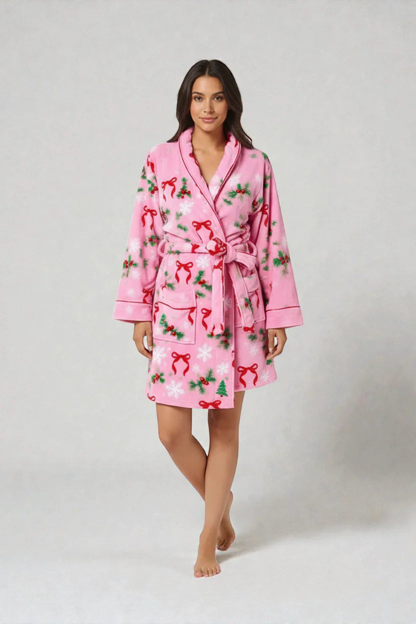 Robe de chambre femme courte en plush rose à motifs Noël rouge et vert, ceinture assortie