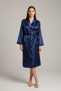 Robe de chambre femme satin bleu marine grande taille avec ceinture et bordure blanche