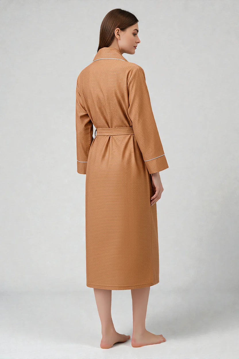 Robe de chambre femme gaufrée beige à côtes avec piping blanc