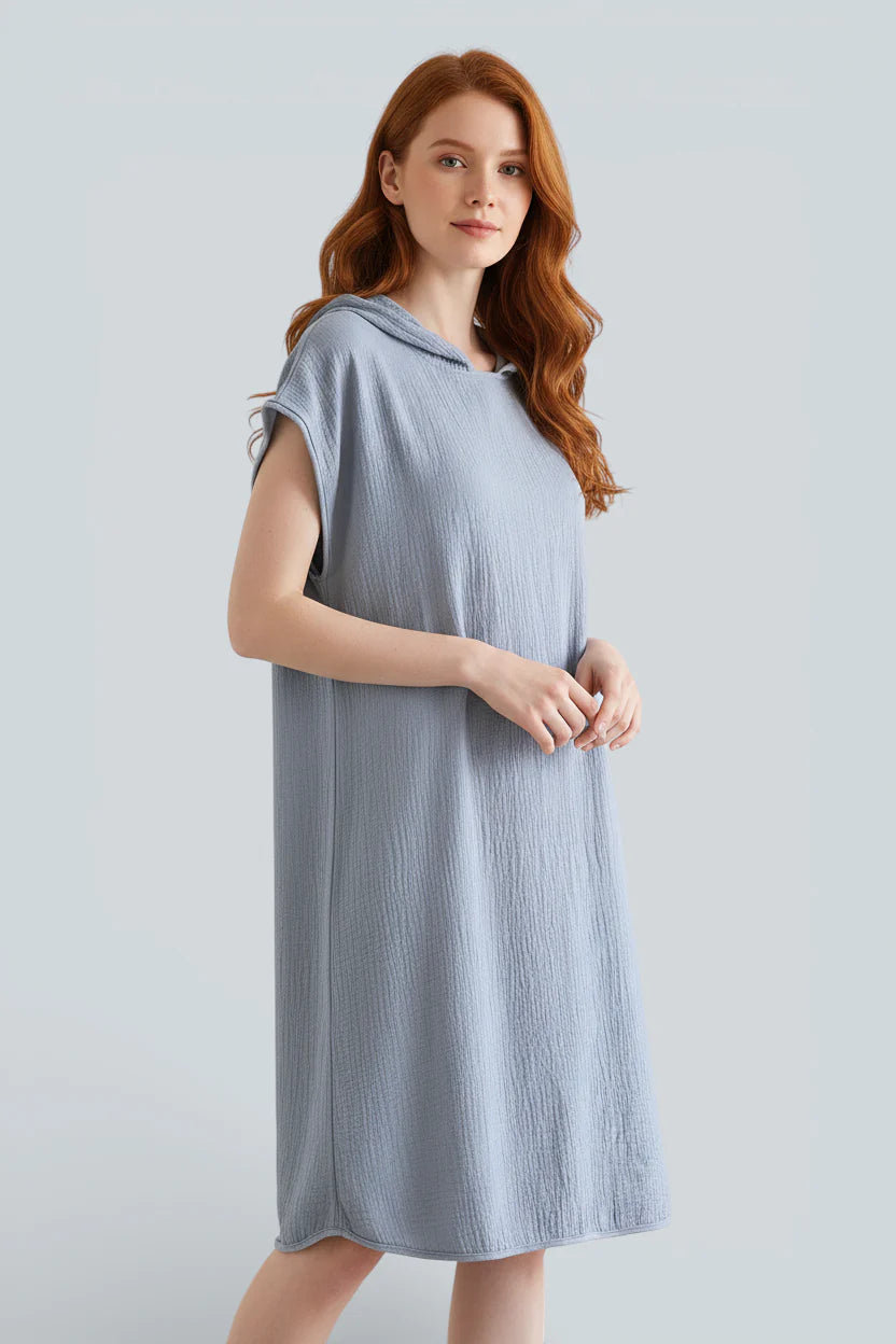 Robe de chambre femme légère en coton bleu clair texturé, coupe relaxée