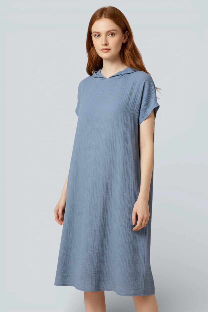 Robe de chambre femme légère en coton bleu clair à capuche texturée
