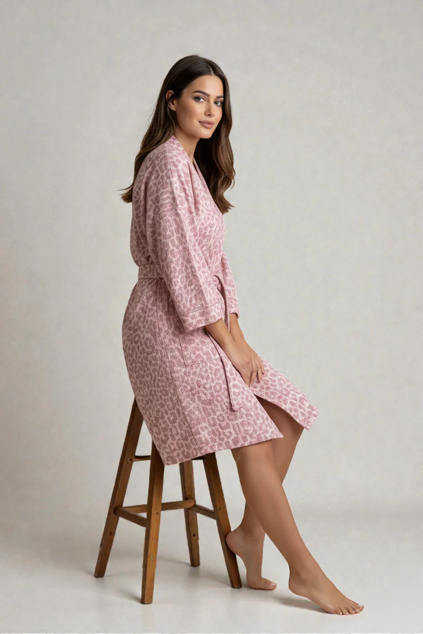 Robe de chambre femme léopard légère rose à manches 3/4