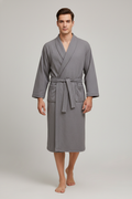Robe de chambre gaufré homme en tissu éponge gris texturé avec ceinture et poches