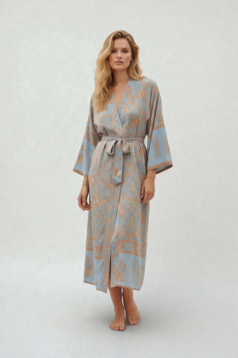 Robe de chambre kimono dété bleu clair soie motif floral or