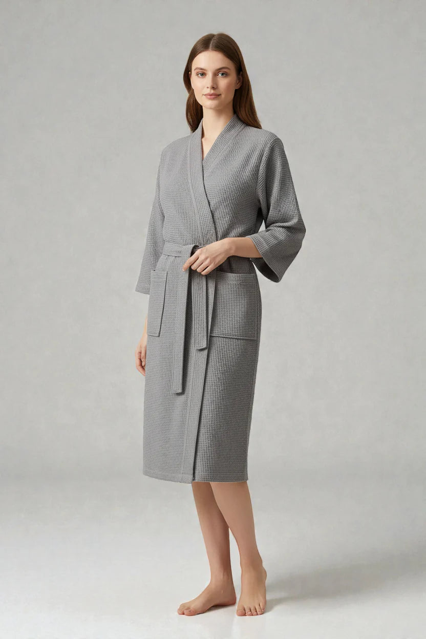 Robe de chambre kimono en coton grise texturée waffle avec ceinture et poches