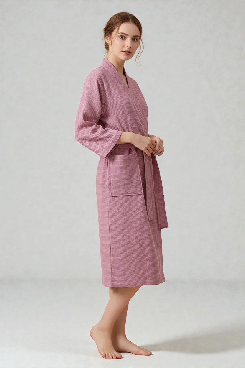 Robe de chambre kimono en coton lavande douce à texture subtile