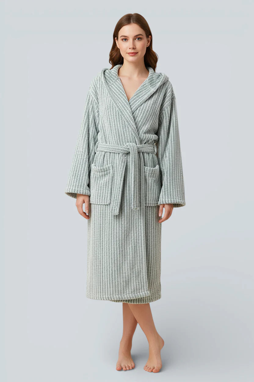 Robe de chambre polaire élégante rayée vert clair et blanc à capuche