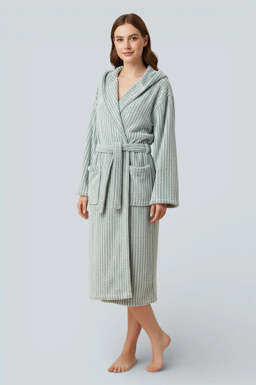 Robe de chambre polaire élégante rayée vert clair et blanc à capuche
