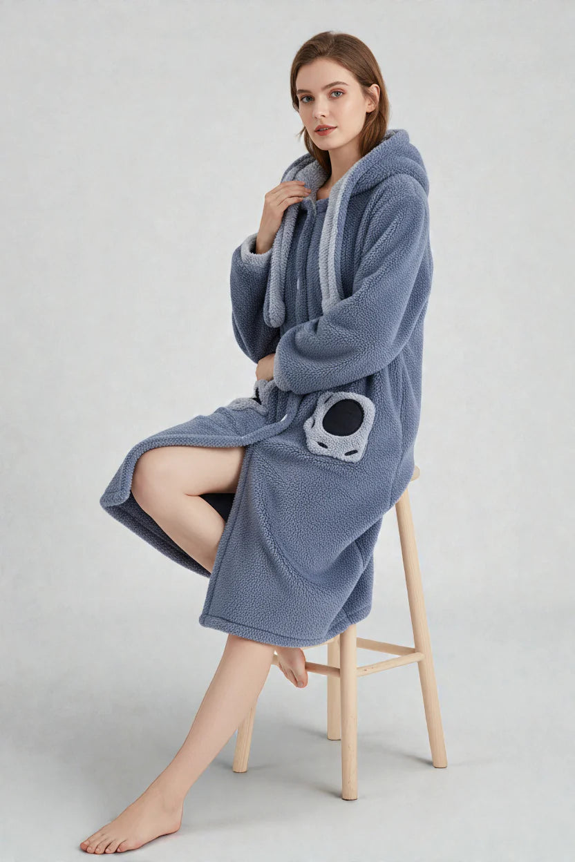 Robe de chambre Stitch boutonnée femme bleu clair avec capuche et patte blanche
